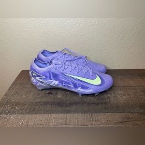 Nike Zoom Mercurial Vapor 16 Elite FG “United Pack”
- Size 13 Men.